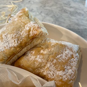 El Triunfo Bakery and Cafe - Guava and cheese pastelito - Bakeries Near Me - Orlando, Florida
