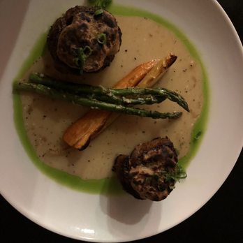 nyloS - Beef medallion with garlic crust with stock reduction - New American Near Me - Paia, Hawaii