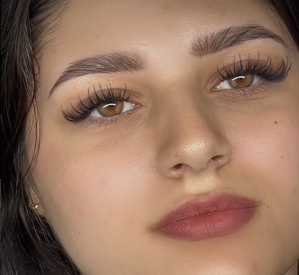 Genesis Lash Logo