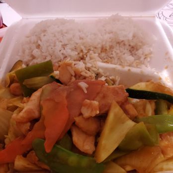 New Golden China - Chicken curry with white rice - Chinese Near Me - Apache Junction, Arizona