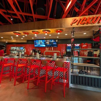 Hattie B's Hot Chicken - Austin - South Lamar - Food Pickup Area and Seating - Chicken Wings Near Me - Austin, Texas Hattie B's Hot Chicken - Austin - South Lamar - Food Pickup Area and Seating - Chicken Wings Near Me - Austin, Texas