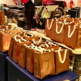 TriState Event Planning Services - Rose Gold Gift Bags created by TriState Events for the first 100 attendees of the International Women's Day 2022 hosted in Frederick, MD. - Wedding Planning Near Me TriState Event Planning Services - Rose Gold Gift Bags created by TriState Events for the first 100 attendees of the International Women's Day 2022 hosted in Frederick, MD. - Wedding Planning Near Me