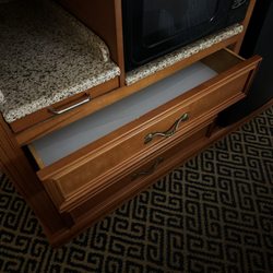 Hiway Inn - Drawer would not stay closed