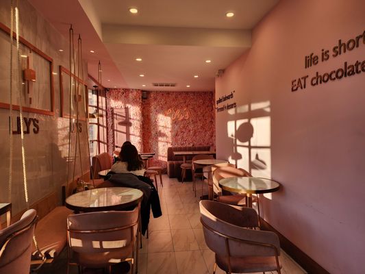Lily's Chocolate & Coffee by null
