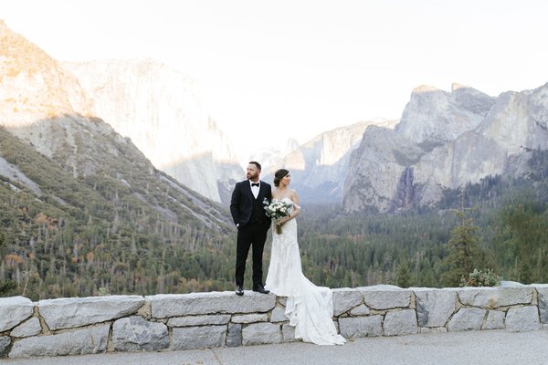 Tunnel View by null
