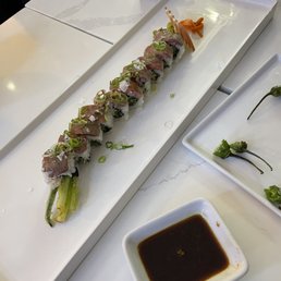 Wagyu Negi with Tempura Aspargus Roll