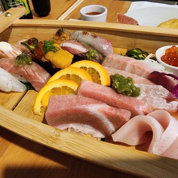 Kusshi - Nigiri and Sashimi Sampler - Sushi Bars Near Me - Vienna, Virginia
