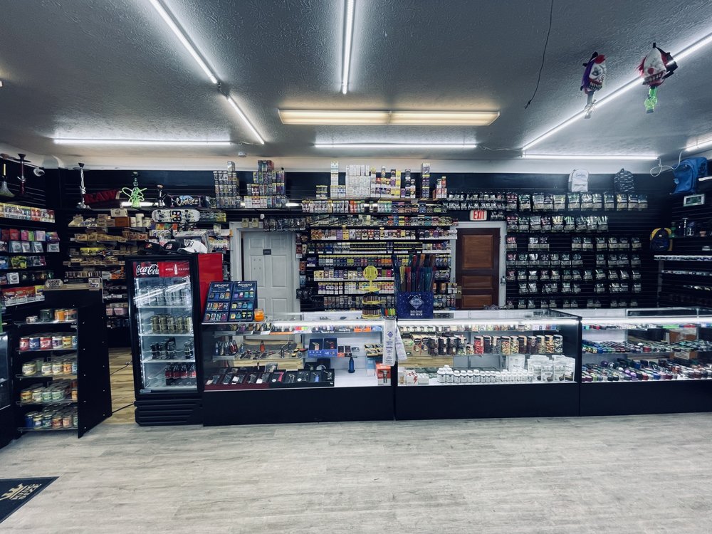 SMOKE DEPOT Updated September 2024 4628 W 130th St, Cleveland, Ohio