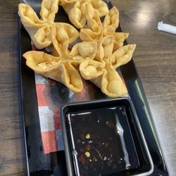 Eating Thai - Crab rangoon