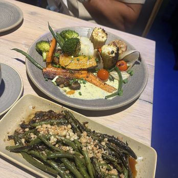 Moku Kitchen - Vegetable roasted plate and green bean appetizers - Cocktail Bars Near Me - Honolulu, Hawaii Moku Kitchen - Vegetable roasted plate and green bean appetizers - Cocktail Bars Near Me - Honolulu, Hawaii
