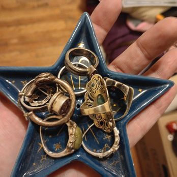 Hollywood Pawners - Is this worth 30 dollars? - Pawn Shops Near Me - Oak Park, Illinois Hollywood Pawners - Is this worth 30 dollars? - Pawn Shops Near Me - Oak Park, Illinois