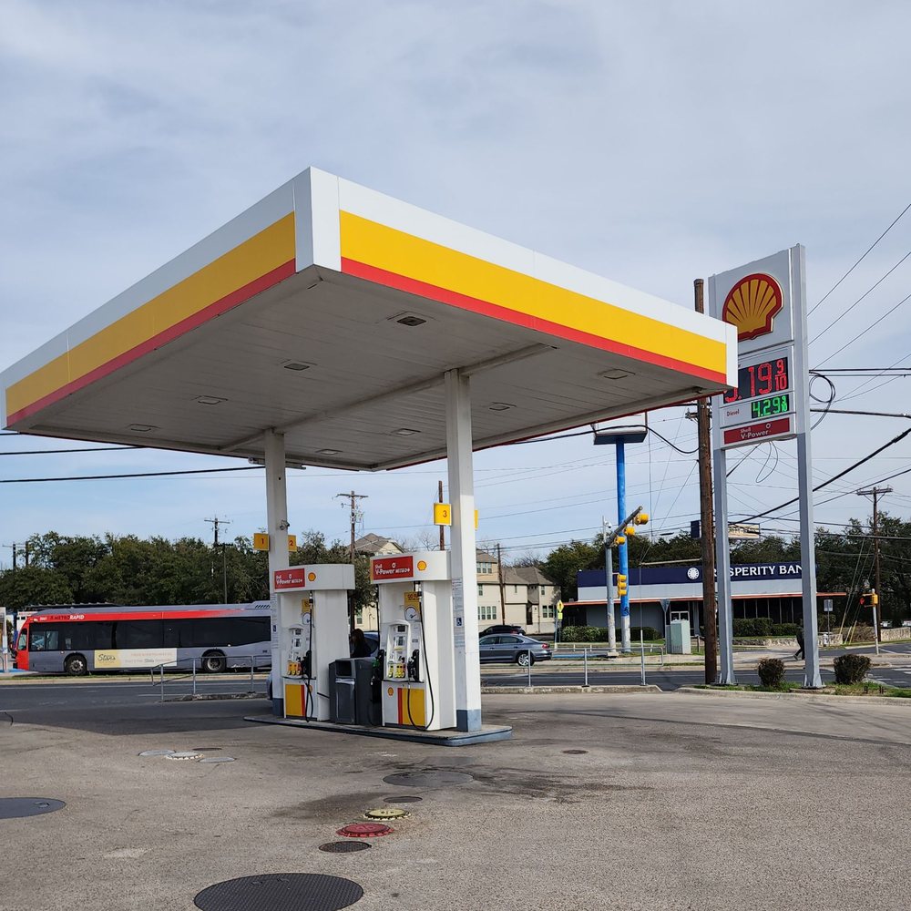 Shell Gas Station - 4 pumps - Gas Stations Near Me - Austin, Texas