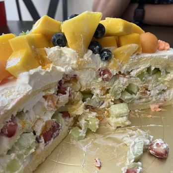 Fancy Wheatfield Bakery - So much fruit! - Bakeries Near Me - San Francisco, California
