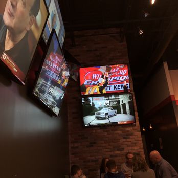 Bearno's 502 - people sitting in a restaurant watching tvs - Pizza Near Me - Louisville, Kentucky Bearno's 502 - people sitting in a restaurant watching tvs - Pizza Near Me - Louisville, Kentucky