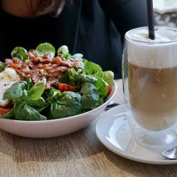 Ingrids - "Gaumenfreude" und Latte Macchiato