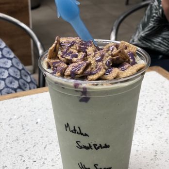 Sweet Creams - Matcha blended with sweet potatoes topped with Ube and cinnamon toast crunch - Ice Cream & Frozen Yogurt Near Me - Honolulu, Hawaii Sweet Creams - Matcha blended with sweet potatoes topped with Ube and cinnamon toast crunch - Ice Cream & Frozen Yogurt Near Me - Honolulu, Hawaii