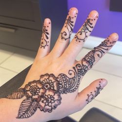 Perfect Eyebrows - Very beautiful henna