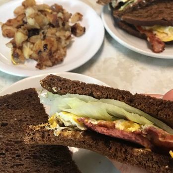 The Famous Cosmos - Breakfast & Brunch Near Me - Montreal, Quebec