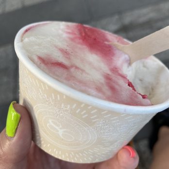Pierre Hermé - Ispahan sorbet - Chocolatiers & Shops Near Me - Paris, 75 Pierre Hermé - Ispahan sorbet - Chocolatiers & Shops Near Me - Paris, 75