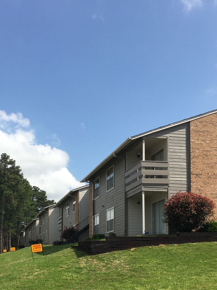 THE SUMMIT APARTMENTS Updated September 2024 19 Photos 2100 State