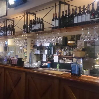 Magpie & Stump Hotel - The Bar - Hotels Near Me - Wandong, VIC