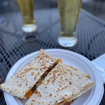 El Jefecito - Steak quesadilla - Food Trucks Near Me - Durham, North Carolina El Jefecito - Steak quesadilla - Food Trucks Near Me - Durham, North Carolina
