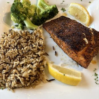 Salmon House Restauraunt - Seafood Near Me - Quinault, Washington
