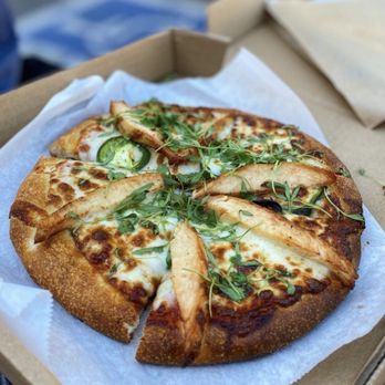 Urth Caffé - Orange - Chicken pizza - Coffee & Tea Near Me - Orange, California