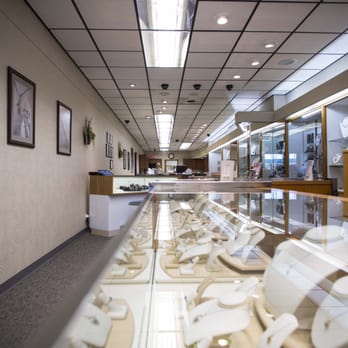 Mark Jewellers - Jewelry Near Me - La Crosse, Wisconsin