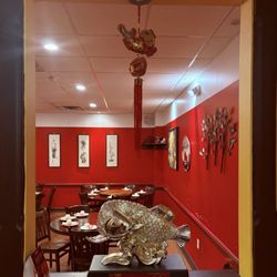 Han Dynasty - Next time, I want this room- my favorite color is red!