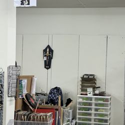 Bergmann Center Resale Shop - Vinyl records