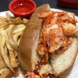 Lobster Roll Connecticut Style with fries