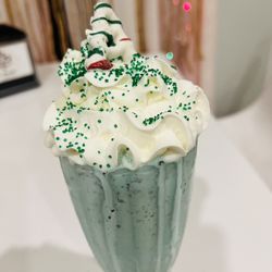 Le Monthi - Christmas tree Special mint chip milkshake