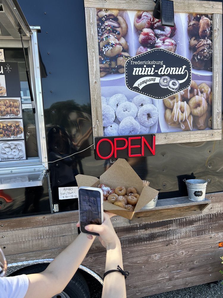 Fredericksburg Mini-Donut Co. Logo