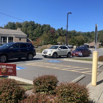 Zaxbys - Wayyy too long of a line - Fast Food Near Me - Boone, North Carolina Zaxbys - Wayyy too long of a line - Fast Food Near Me - Boone, North Carolina