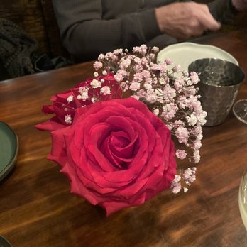 Sun and Moon - Fresh flowers on the table - Thai Near Me - San Francisco, California Sun and Moon - Fresh flowers on the table - Thai Near Me - San Francisco, California