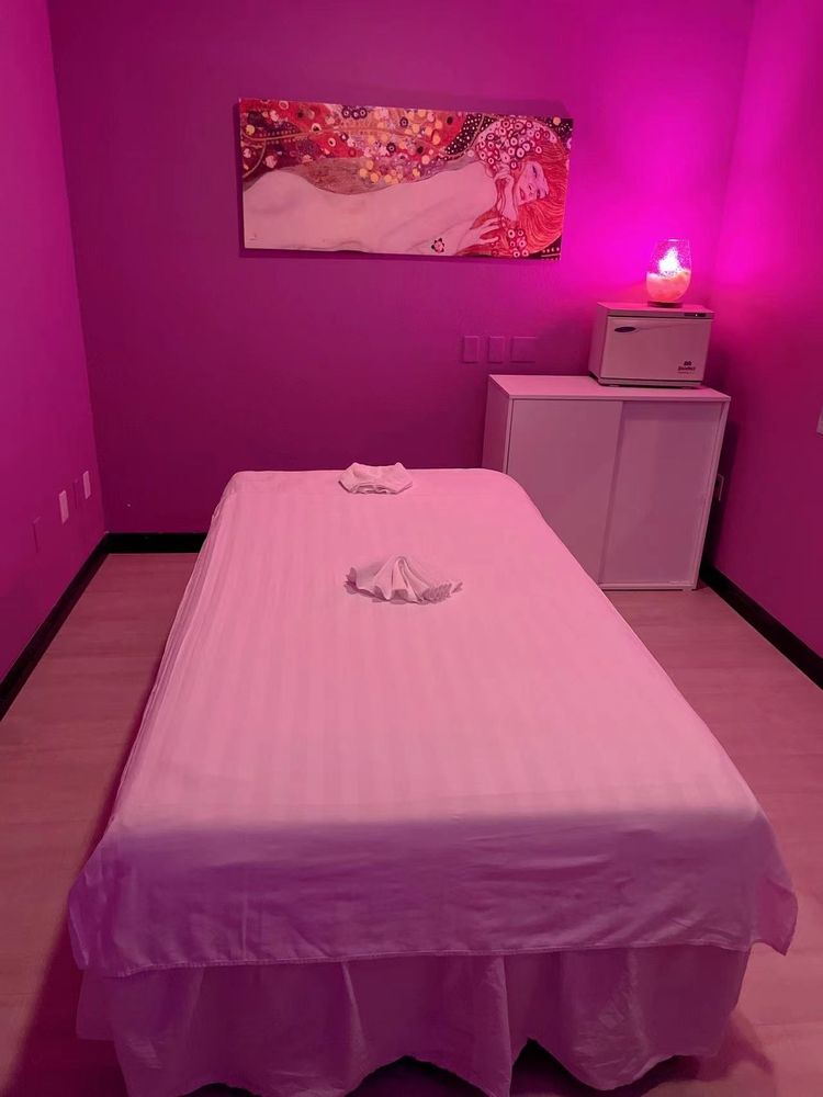 Seven star spa, Las Vegas Roadtrippers