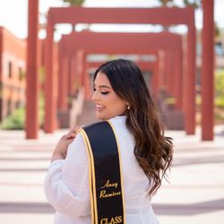 Monique Carrillo - Grad photo makeup