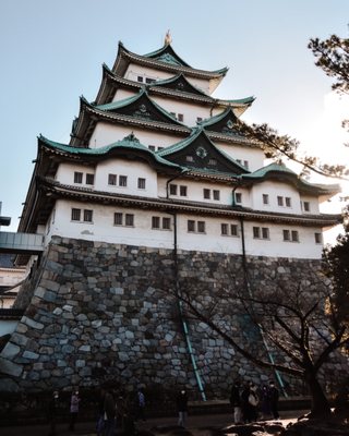 Honmaru Palace by null