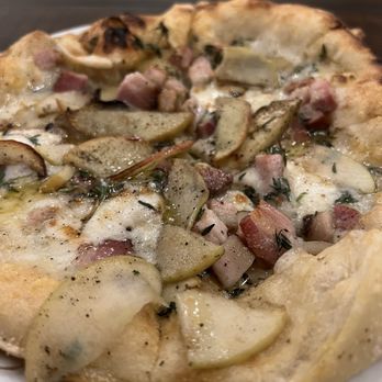 Industrial Eats - Gorgonzola Apple Bacon Pizza - Pizza Near Me - Buellton, California Industrial Eats - Gorgonzola Apple Bacon Pizza - Pizza Near Me - Buellton, California