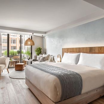 1 Hotel Toronto - City King Suite With Balcony - Hotels Near Me - Toronto, Ontario