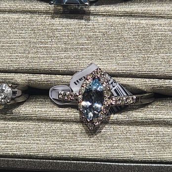 Zales Outlet - Jewelry Near Me - Cedar Hill, Texas Zales Outlet - Jewelry Near Me - Cedar Hill, Texas