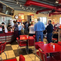 Freddy's Frozen Custard & Steakburgers - The waiting line at Noon on a Friday