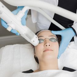 Manhattan Aesthetics - Aerolase LightPod Neo Excellent For Skin Rejuvenation (tightening, hyper pigmentation, broken capillaries, blood vessels, acne and melasma)