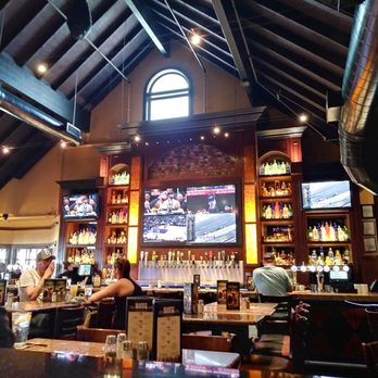 BJ's Restaurant & Brewhouse - Fun place for families - New American Near Me - Glendale, California