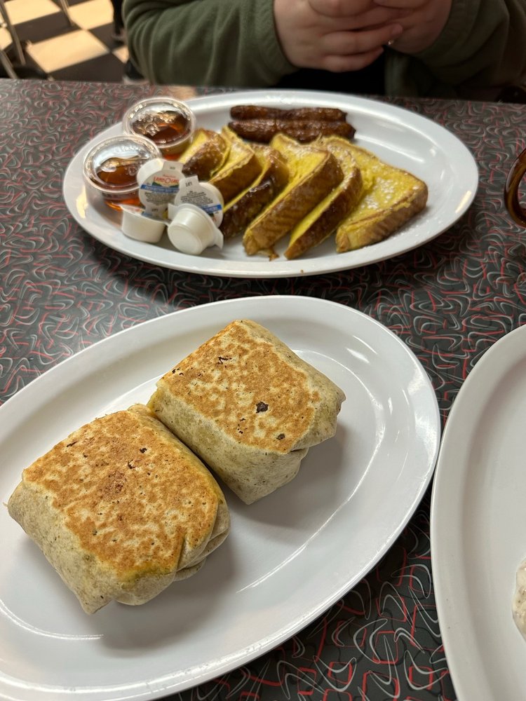 EASTSIDE LAMP POST RESTAURANT 25 Photos & 77 Reviews 2146 E Market St, Akron, Ohio