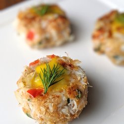 Les Saisons - Dungeness Crab Cakes with Lemon Aioli
