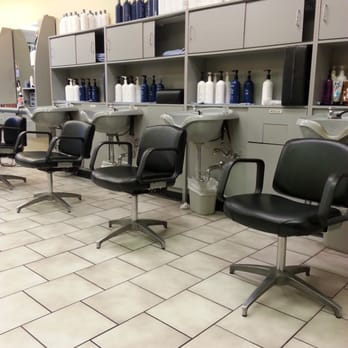 Fantastic Sam's - Hair washing area - Hair Salons Near Me - San Antonio, Texas