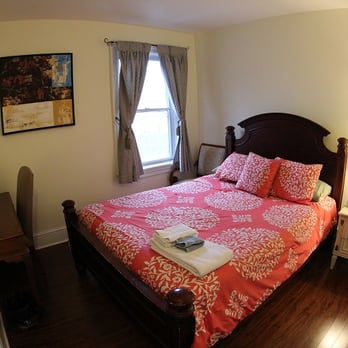 Toronto Garden Inn - Jasmine Room - Bed & Breakfast Near Me - Toronto, Ontario Toronto Garden Inn - Jasmine Room - Bed & Breakfast Near Me - Toronto, Ontario