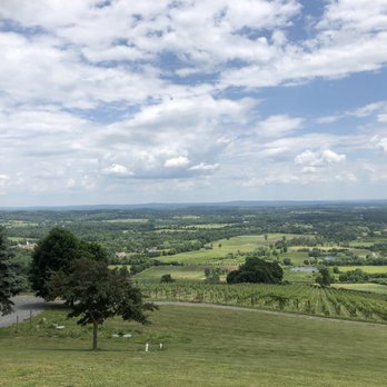 Dirt Farm Brewing - Breweries Near Me - Bluemont, Virginia